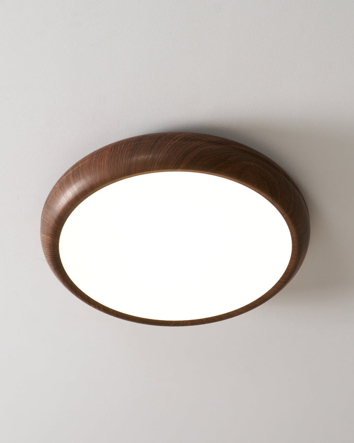 Lampa sufitowa okrągła z drewnianym wykończeniem
