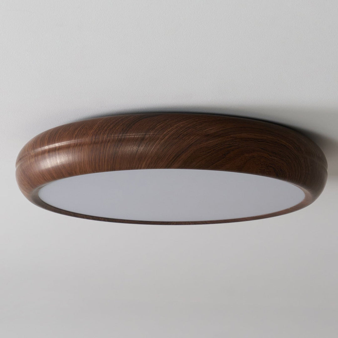 Lampa sufitowa okrągła z drewnianym wykończeniem