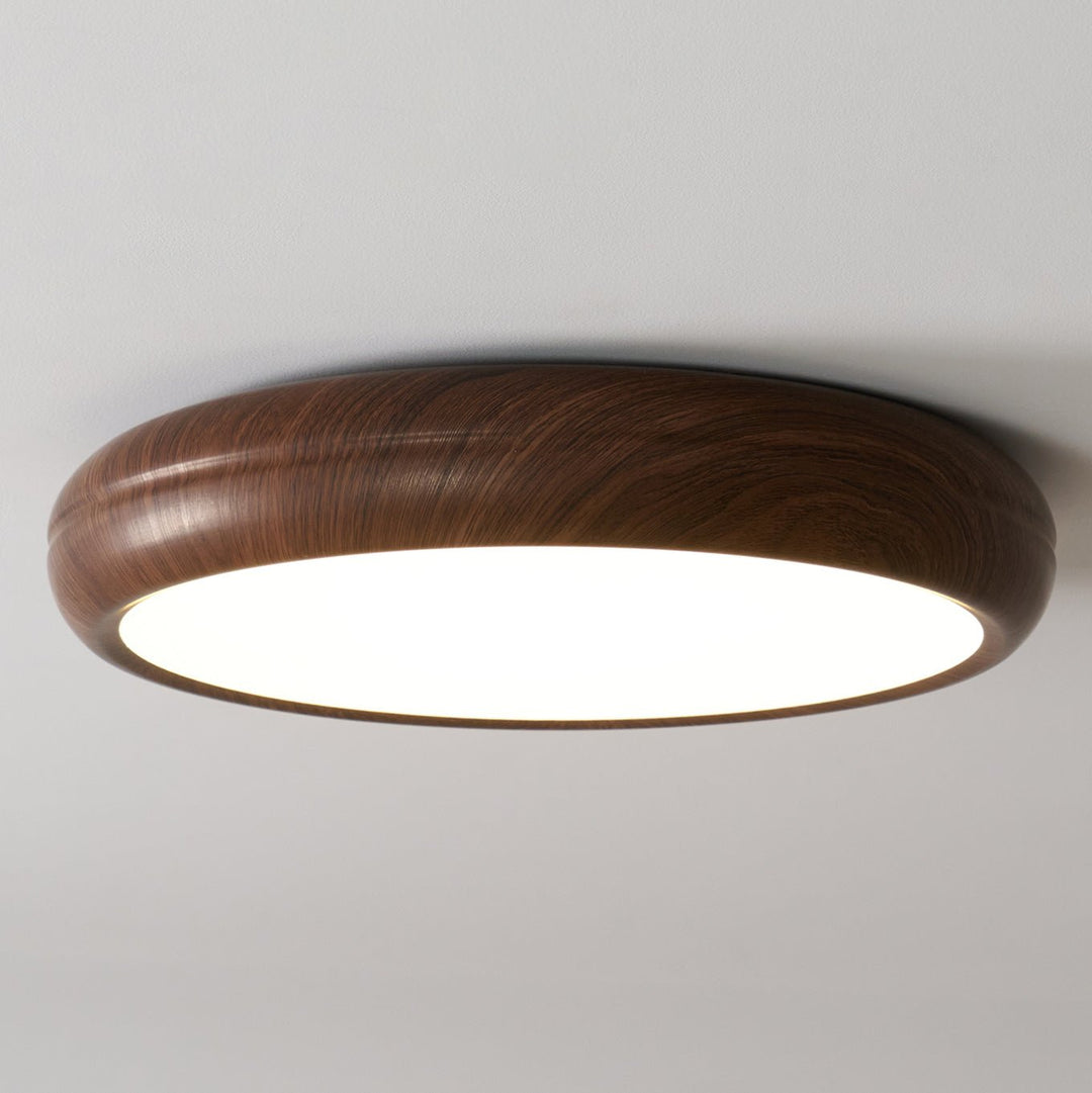 Lampa sufitowa okrągła z drewnianym wykończeniem
