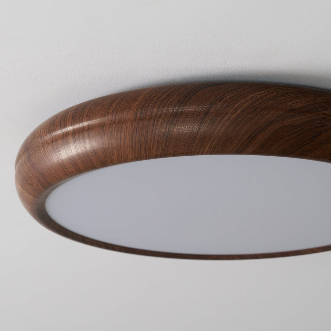Lampa sufitowa okrągła z drewnianym wykończeniem