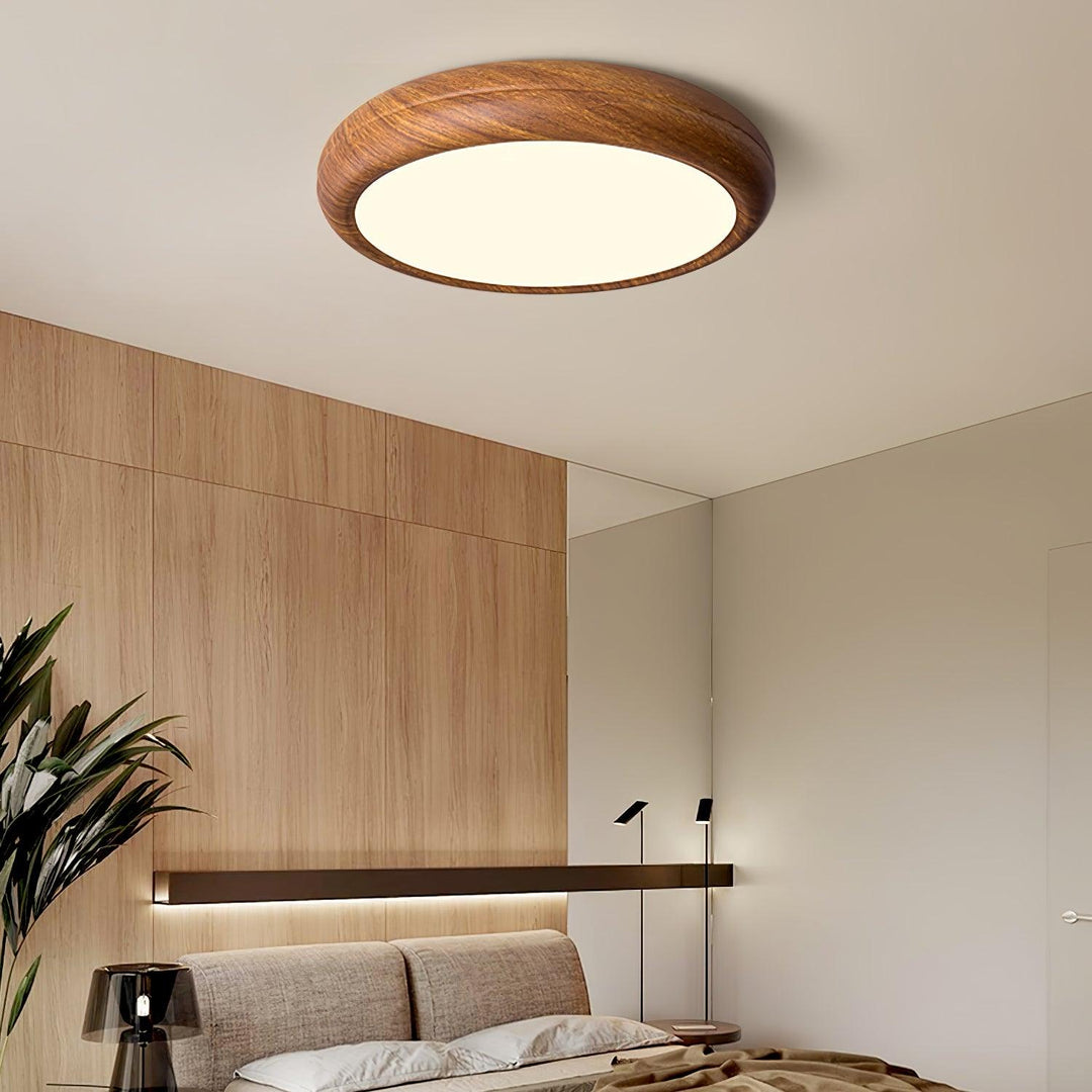 Lampa sufitowa okrągła z drewnianym wykończeniem