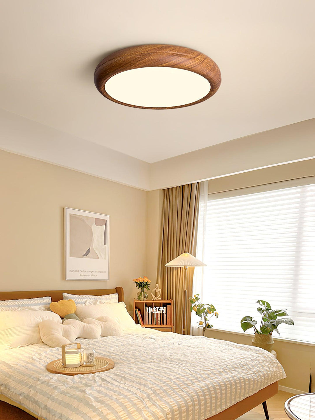 Lampa sufitowa okrągła z drewnianym wykończeniem
