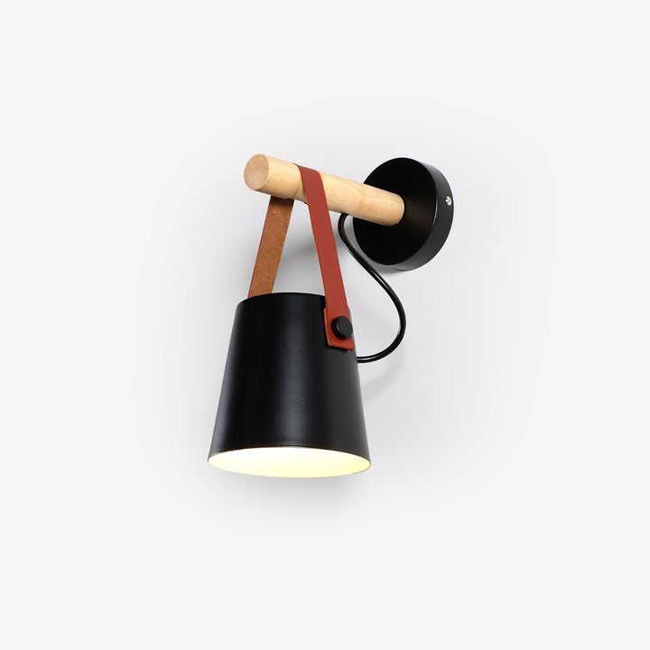 Drewniana stożkowa lampa ścienna