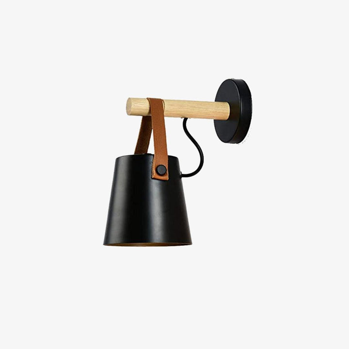 Drewniana stożkowa lampa ścienna