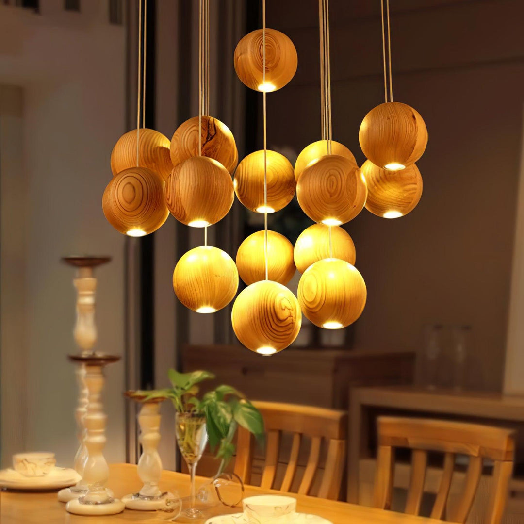 Wisząca Lampa Cluster z Drewnianymi Kulami