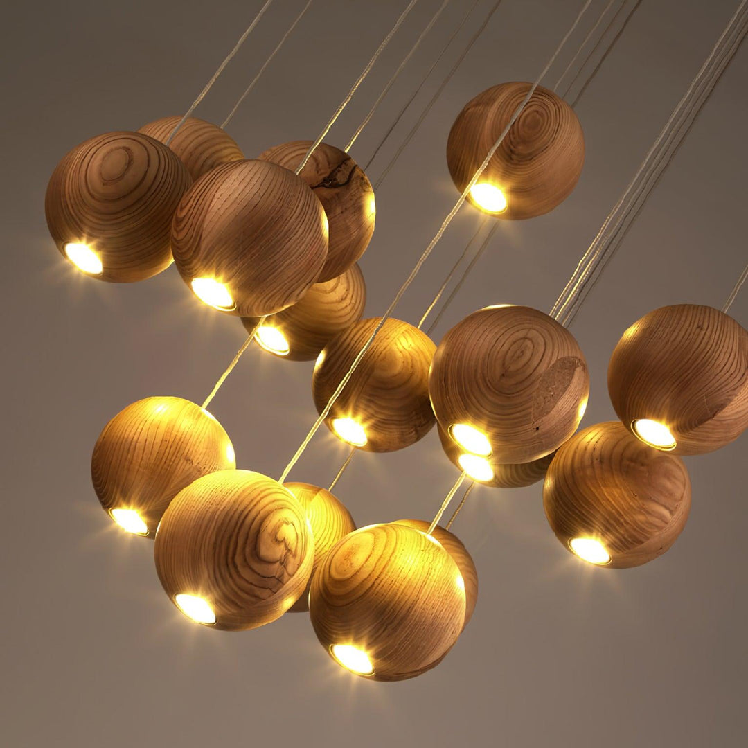 Wisząca Lampa Cluster z Drewnianymi Kulami