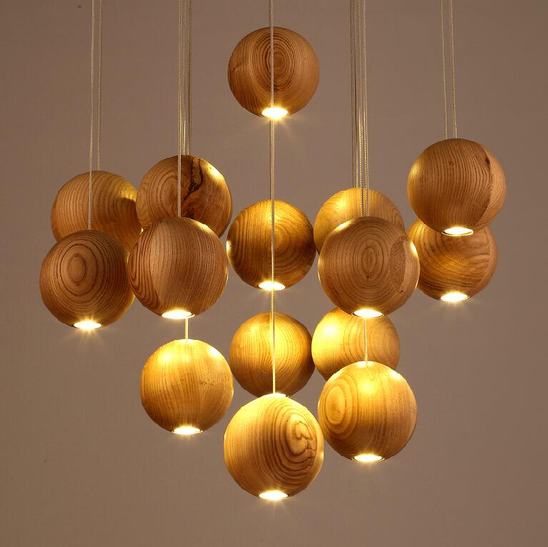 Wisząca Lampa Cluster z Drewnianymi Kulami
