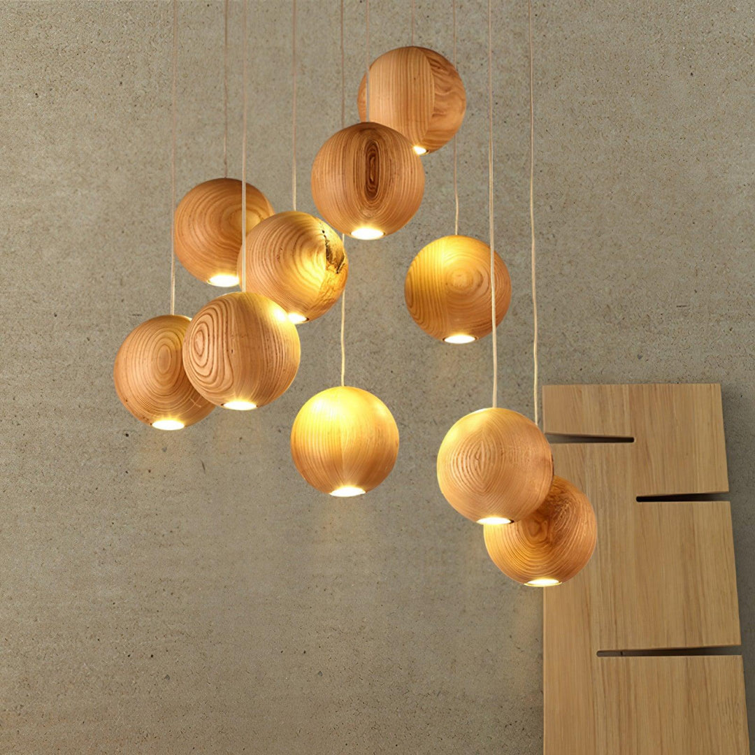 Wisząca Lampa Cluster z Drewnianymi Kulami