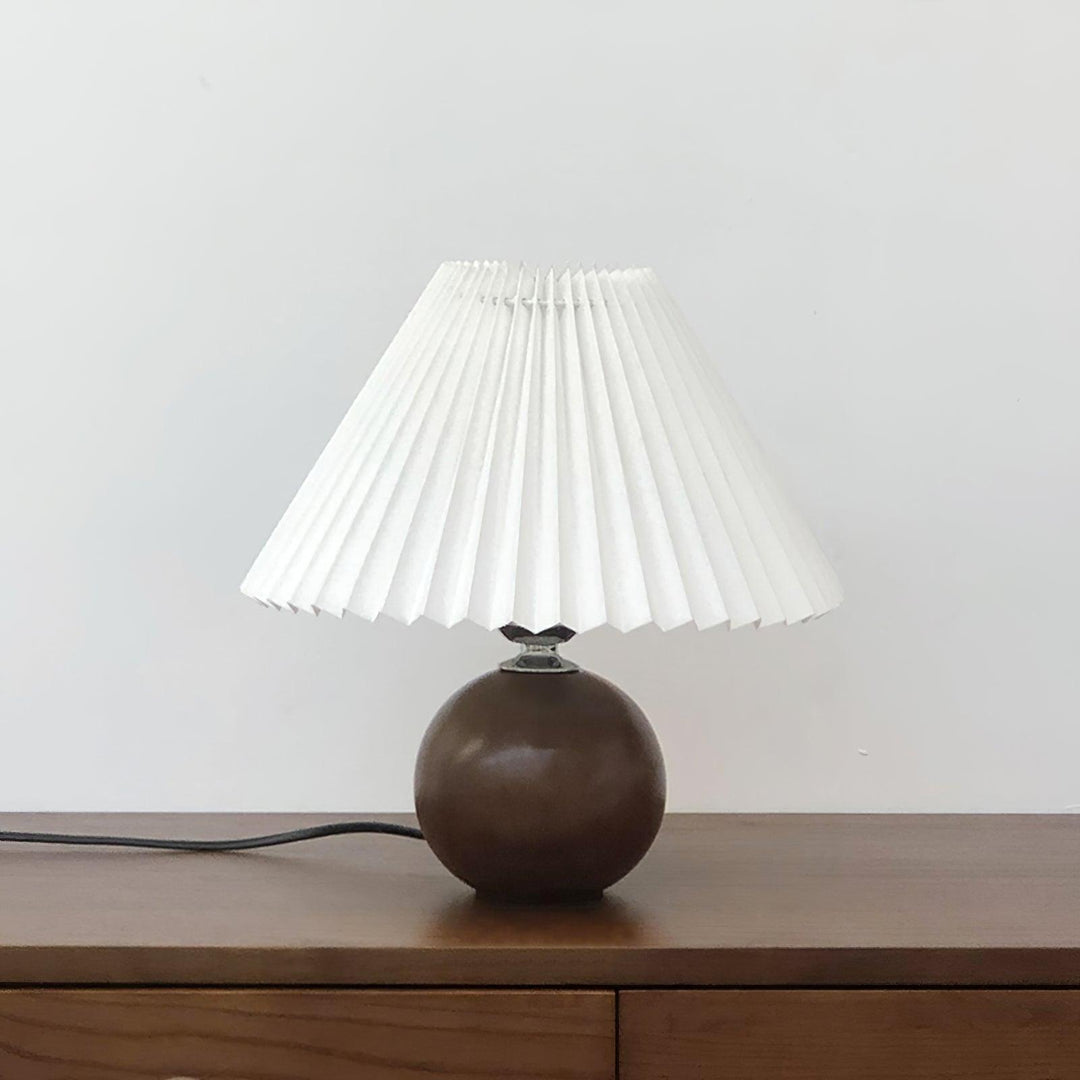 Drewniana Lampa Stołowa z Plisowanym Abażurem