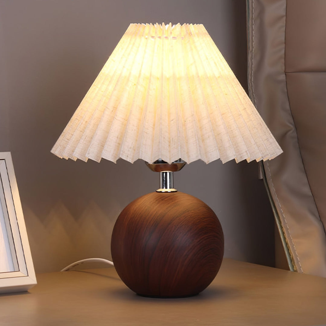 Drewniana Lampa Stołowa z Plisowanym Abażurem