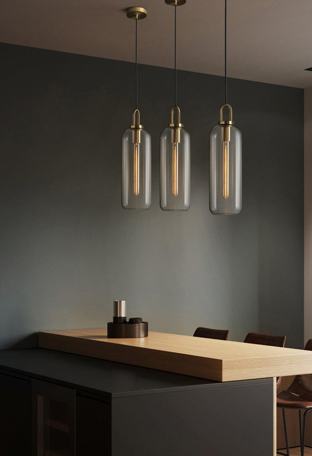 Lampa wisząca Pendulum z szklanym kloszem