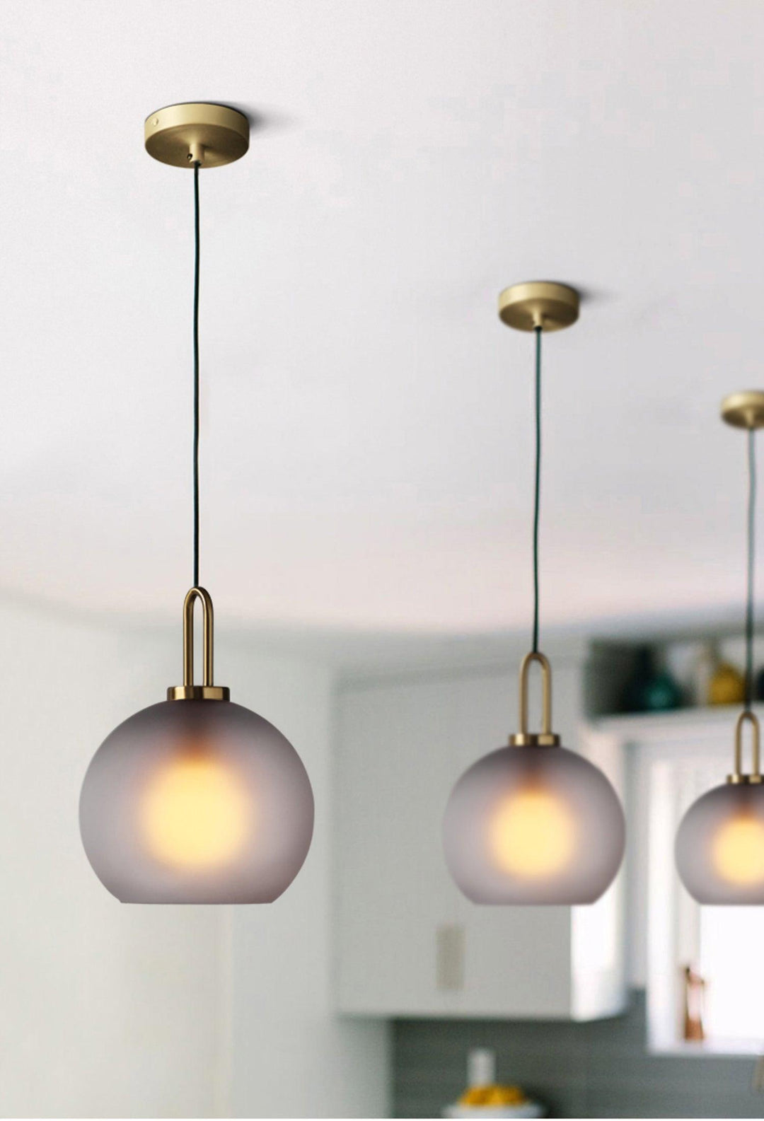 Lampa wisząca Pendulum z szklanym kloszem