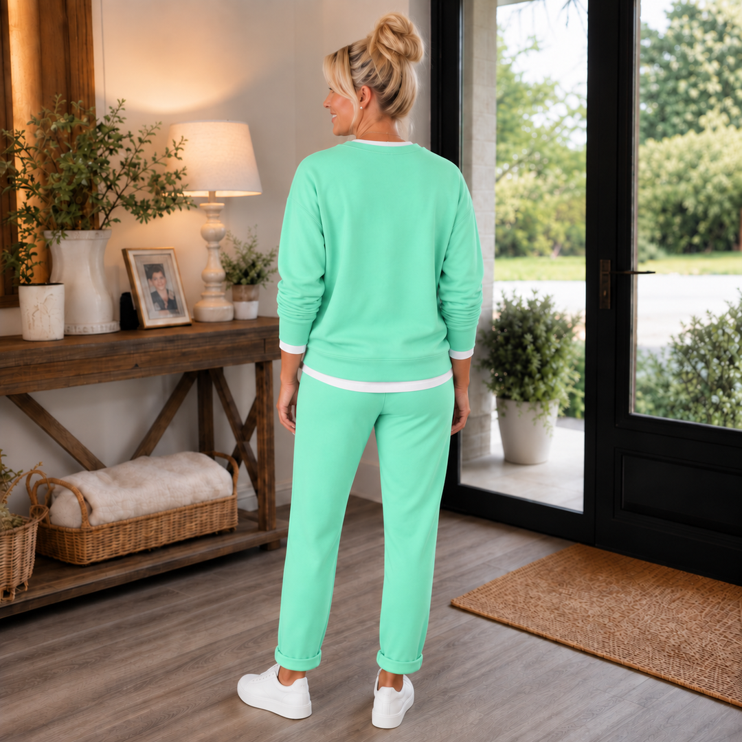 Wearbella – Zestaw z bluzą z bocznymi rozcięciami i dresami