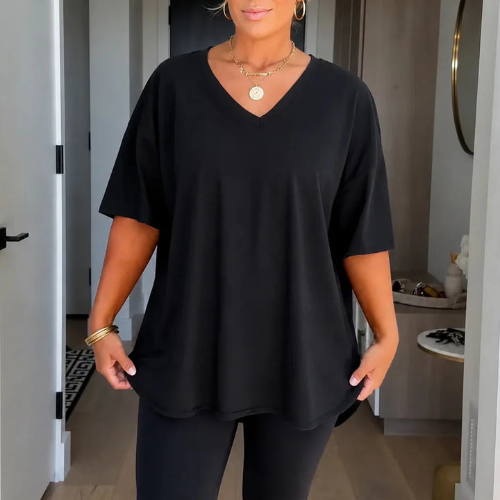 Vivelyn – Oversized T-shirt z dekoltem w serek