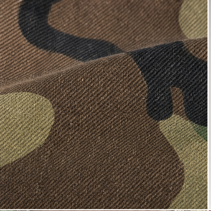 Camo Muse – Retro Kamuflażowe Jeansy z Szerokimi Nogawkami