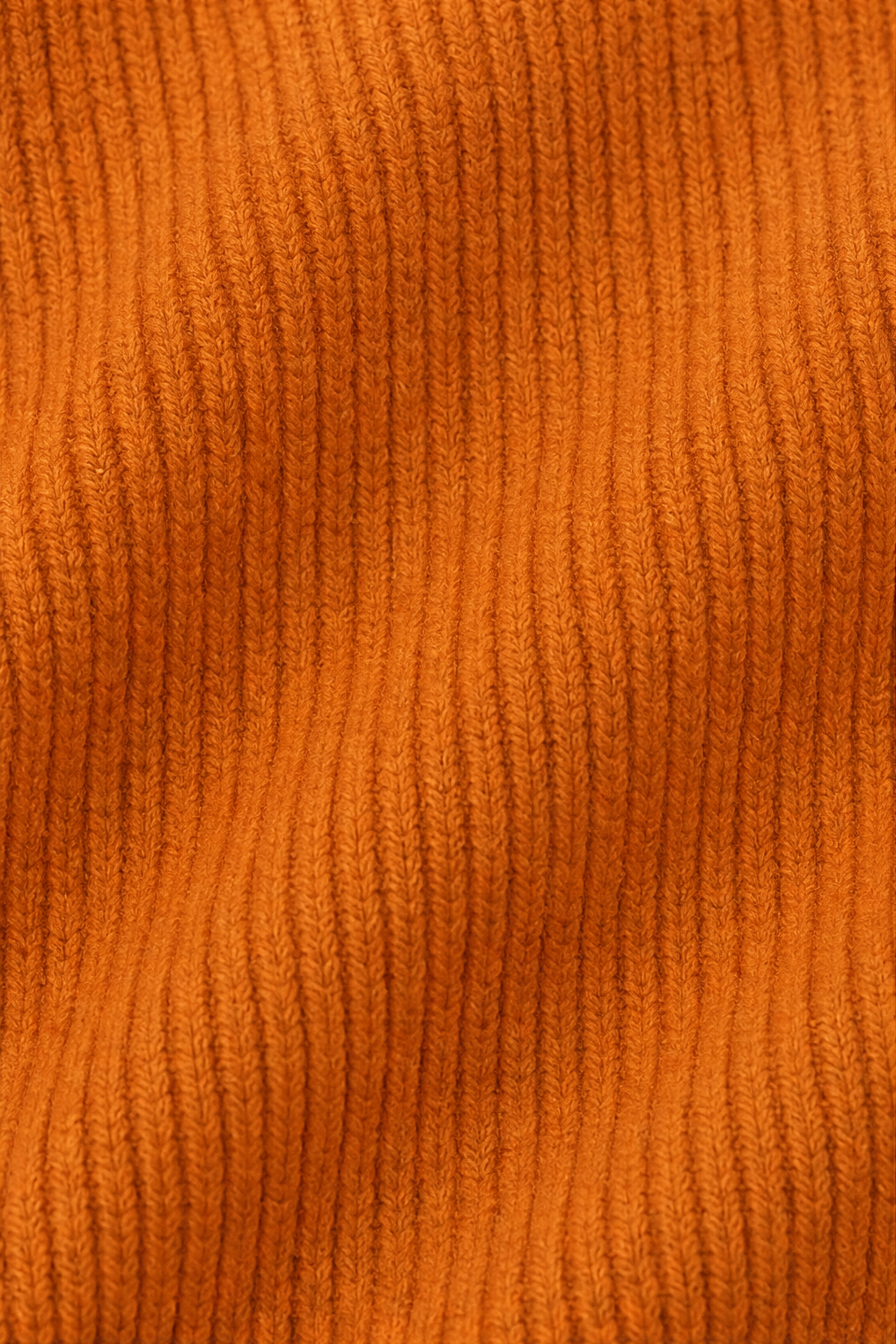 Softline – Sweter z dekoltem w serek i prążkowanym wykończeniem