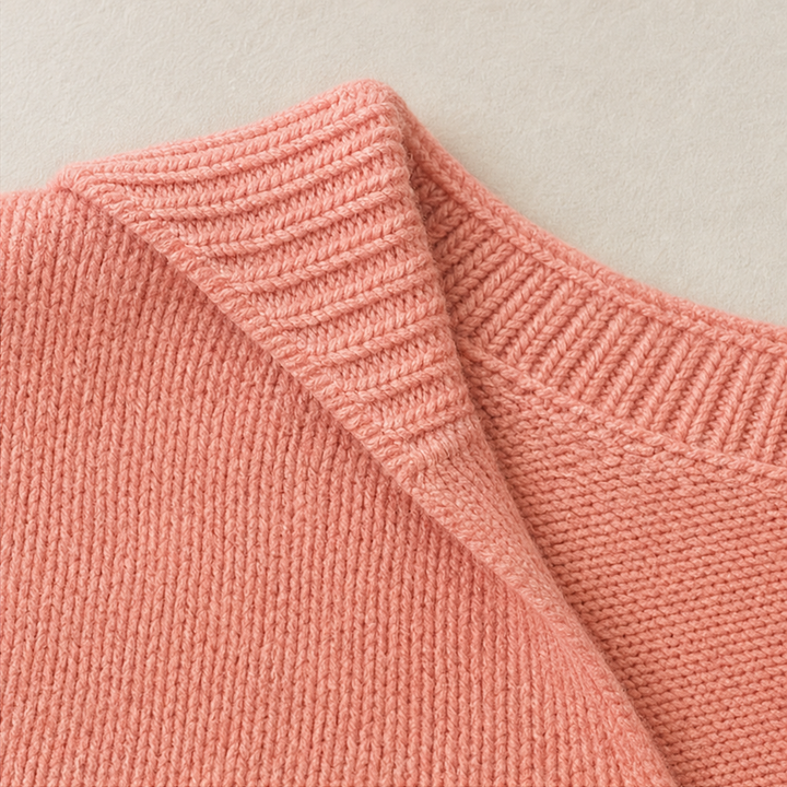 Lapella – Sweter z kołnierzykiem typu lapel i dekoltem w serek