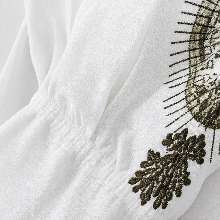 Wearbella – Bluzka z haftowanym dekoltem w serek i rękawami typu peasant