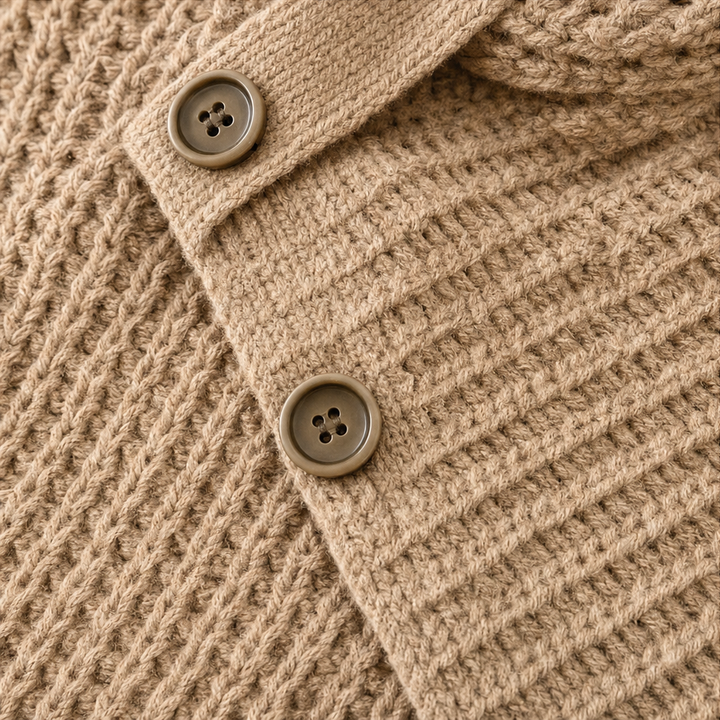 Cowl &amp; Cozy – Asymetryczny sweter z dekoltem w kształcie kaptura i zapięciem na guziki