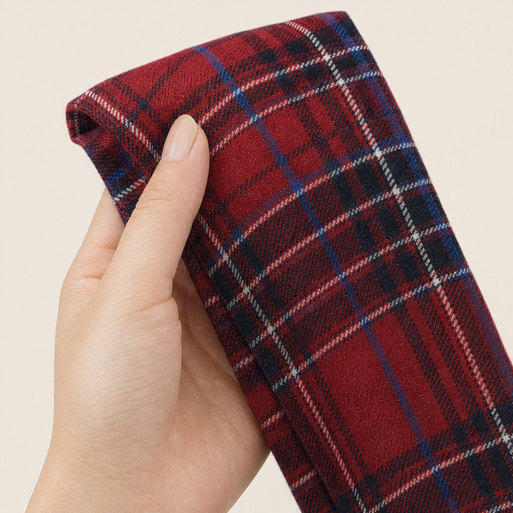 Plaidelle – Bluzka z dekoltem w kształcie komina w kratę