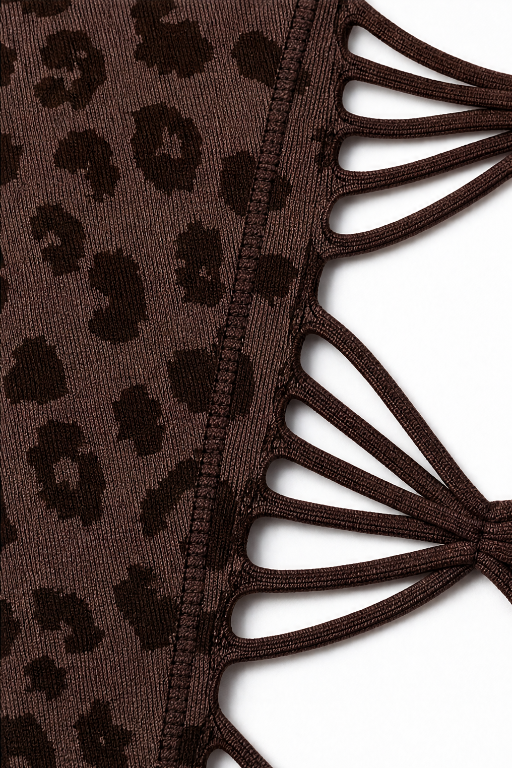 Wearlow – Legginsy z wycięciami i wzorem w panterkę