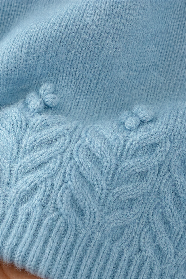 Cablesse – Sweter z plecionym splotem na okrągłym dekolcie