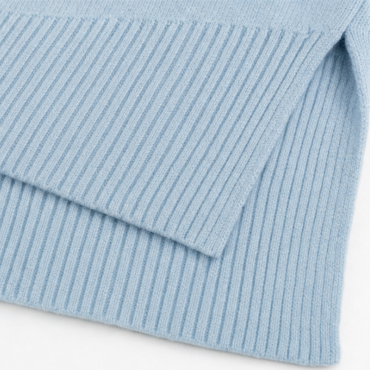 Heartwell – Kolorowy Sweter z Serduszkami i Rękawami Nietoperzami