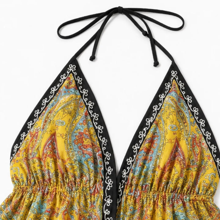 Solivia – Boho sukienka maxi w paisley na szyję z odkrytymi plecami i hemem w kształcie chusty