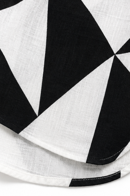 Wearlynn – Bluzka z kwadratowym dekoltem w geometryczny wzór