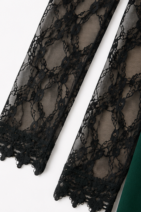 Coverlyn – Sukienka A-Line z dekoltem typu cowl i koronkowymi rękawami