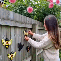 Bloomly – Zestaw dekoracji ściennej z metalu 3D w kształcie pszczoły, motyla i biedronki, ręcznie malowane, odporne na warunki atmosferyczne, 3 sztuki