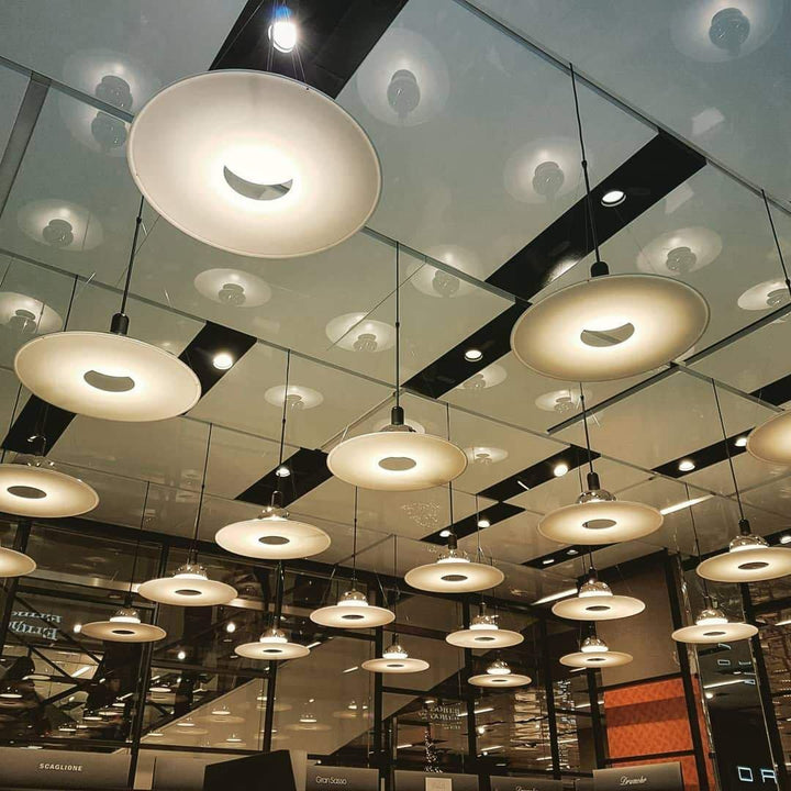 Lampa wisząca w kształcie latającego talerza