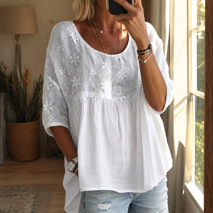Floralé – Kobieca Bluzka z Haftowanymi Kwiatami w Stylu Peplum