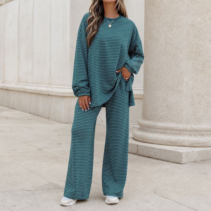 Stripe &amp; Ease – Striped Pullover i Szerokie Spodnie