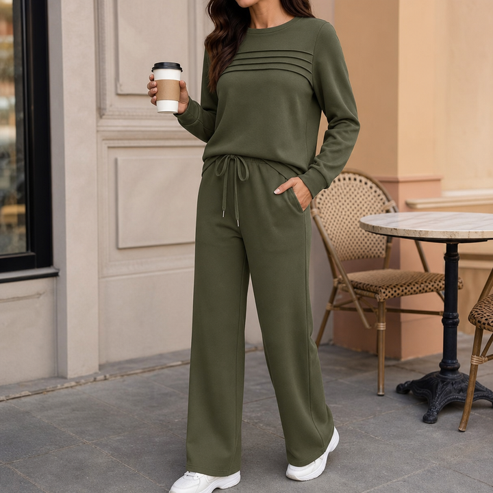 Wearbella – Zestaw dresowy z plisowanym okrągłym dekoltem