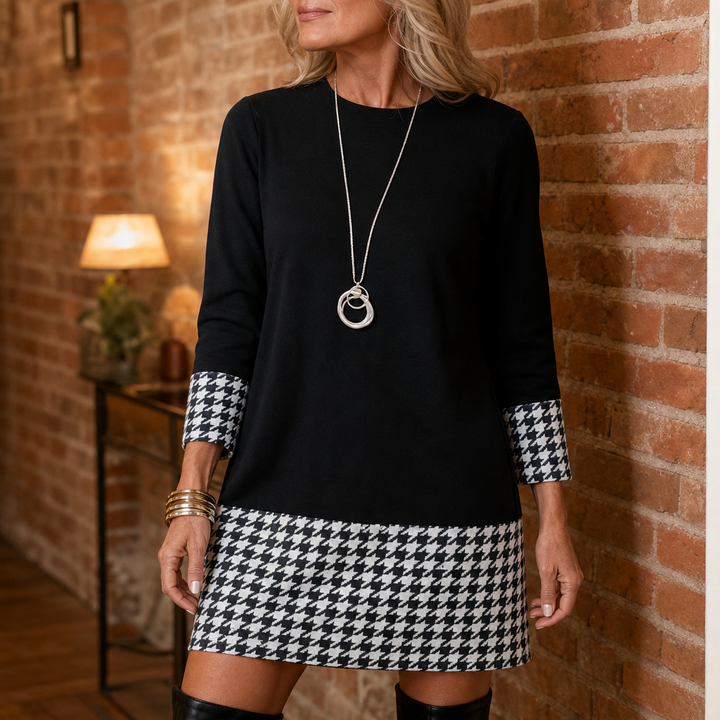 Wearbella – Sukienka A-Line w Kratę z Długim Rękawem