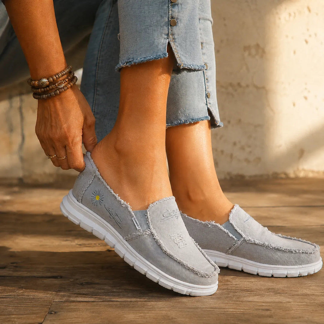 Breeza – Damskie Zniszczone Kanvasowe Mokasyny Slip-On z Postrzępionymi Krawędziami