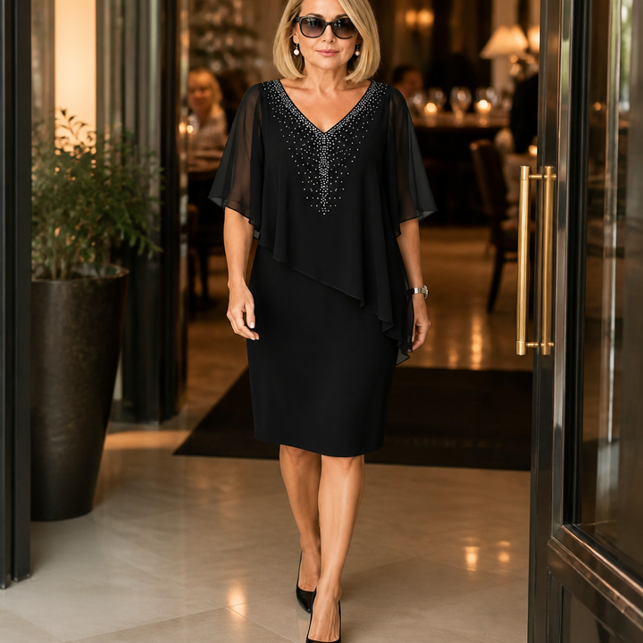 Wearbella – Sukienka z peleryną, która omija kłopoty z szalem