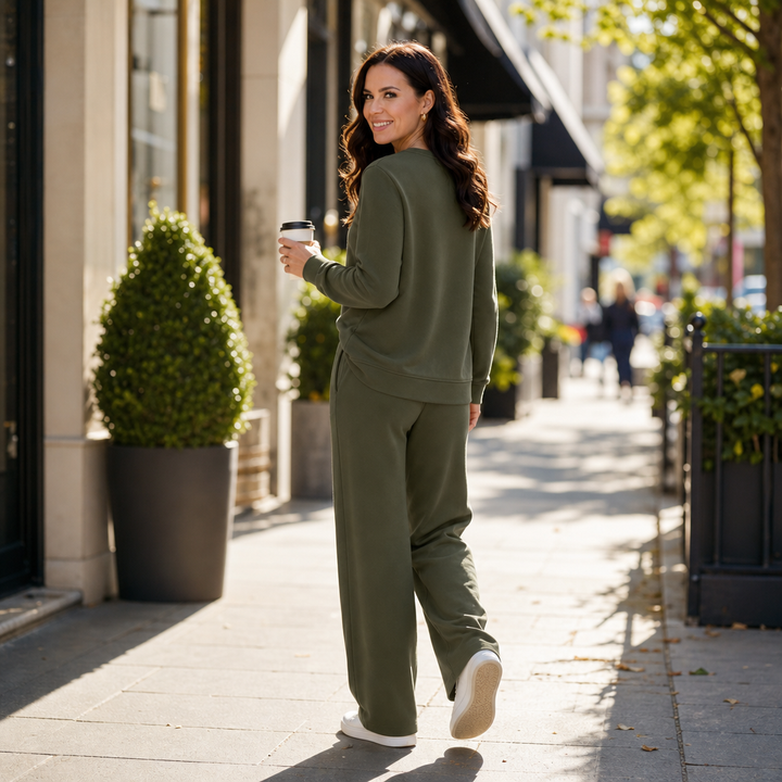 Wearbella – Zestaw dresowy z plisowanym okrągłym dekoltem