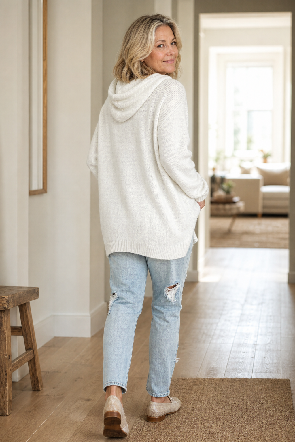 Wearbella – Oversized Sweter z Kapturem na Sznurku