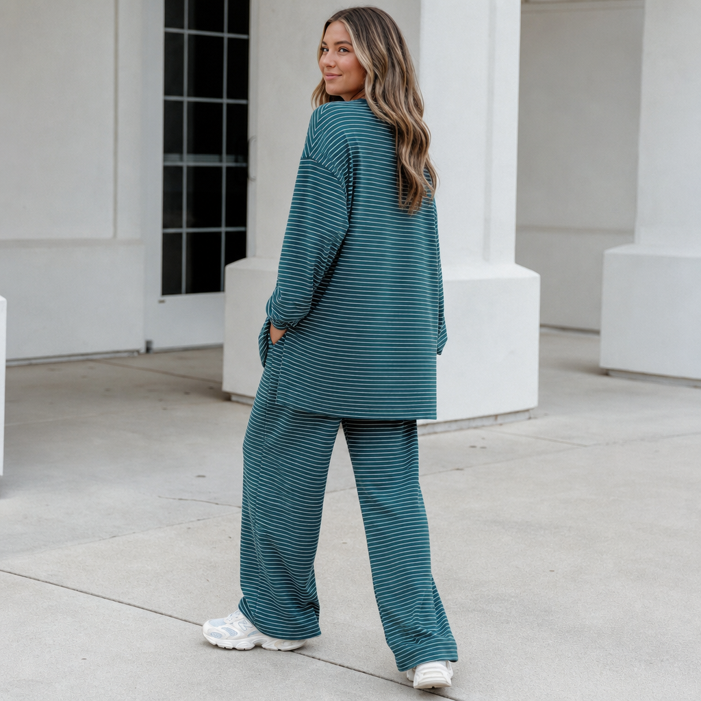 Stripe &amp; Ease – Striped Pullover i Szerokie Spodnie