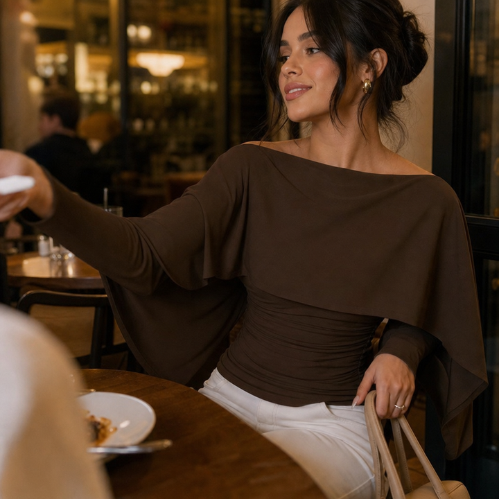 Wearbella – Narzutka z falbaną i rękawami nietoperzami