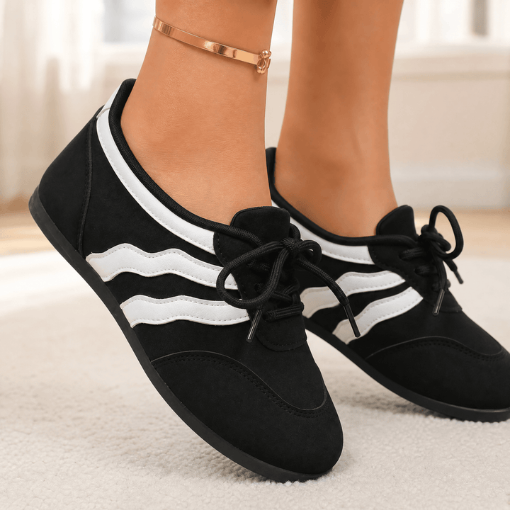 Lunelle – Retro Sneakers na Stopach