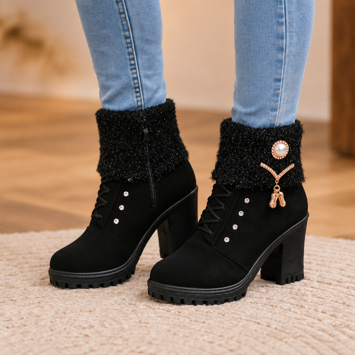 Wearbella – Botki na obcasie z futrzanym wykończeniem i kamieniami