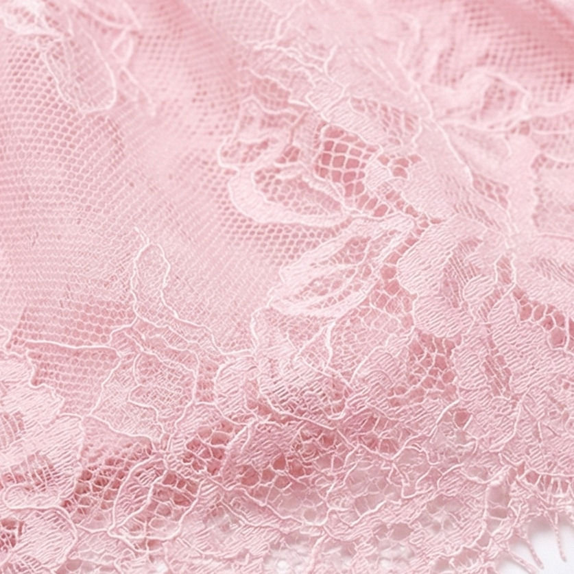 Rosalure – Zestaw babydoll z koronką i pończochami z pasem