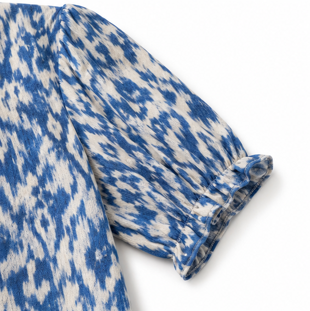 Solara – Boho Maxi Dress z Wzorem Ikat i Frędzlami przy Dekolcie w Kształcie V