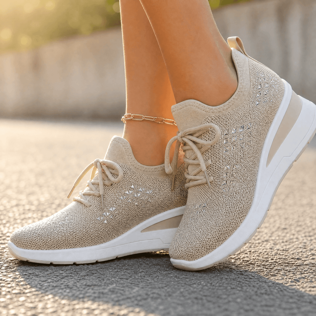 Stellara – Damskie sneakersy na koturnie z kryształkami