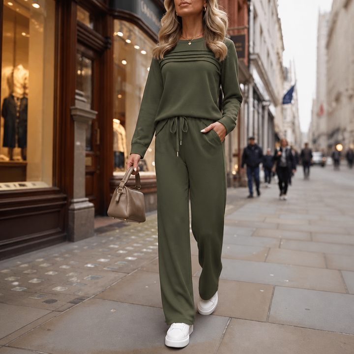 Wearbella – Zestaw dresowy z plisowanym okrągłym dekoltem