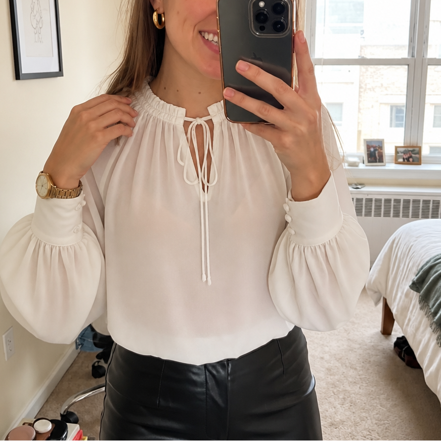 Wearbella – Bluzka z Chiffonem z Wiązaniem przy Szyi i Rękawami Lampionowymi