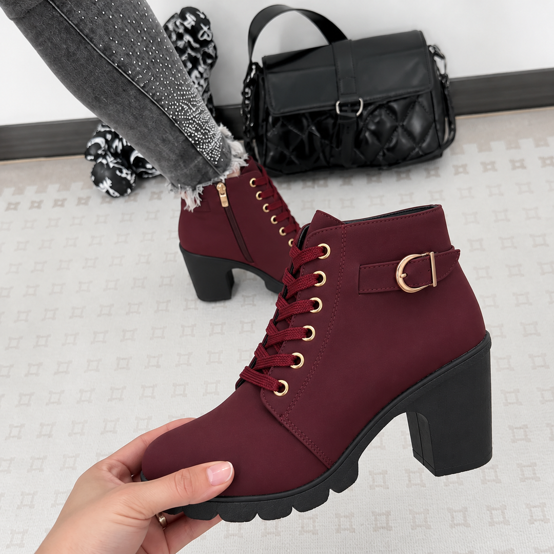 Buckle &amp; Bold – Botki na obcasie z wiązaniem